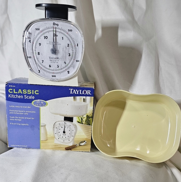 Taylor Classic Kitchen Scale - Picture 2 of 12